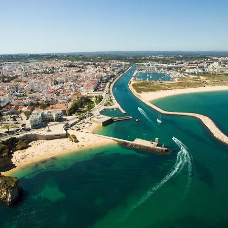 B87 - Windmill 2 Bed In Apartment