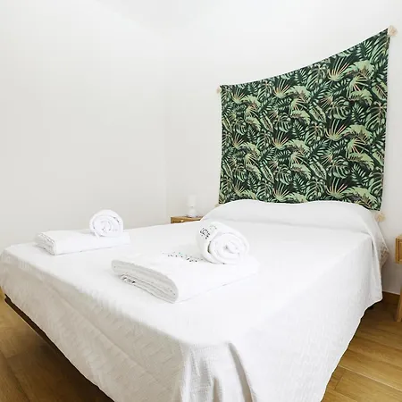 B87 - Windmill 2 Bed In Apartment